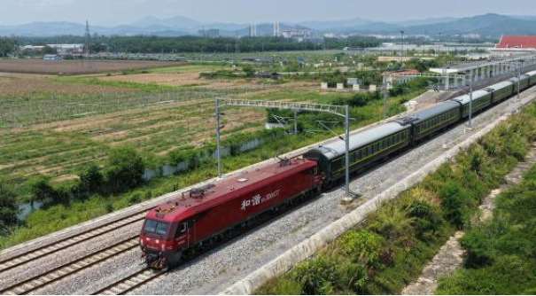 中老铁路今年上半年货运量大幅增长