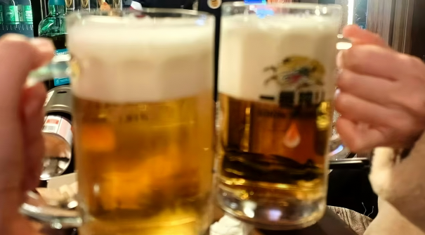 酒酣耳热，岁末言欢｜这场小酒馆狂欢，是我们对2025最热烈的告别！